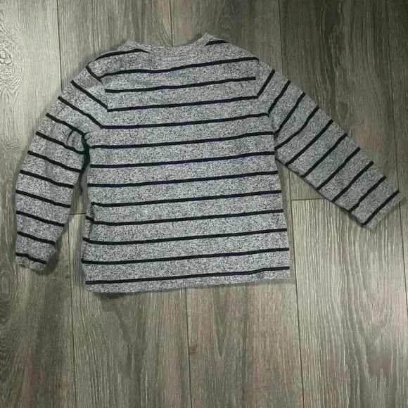 Old Navy and Hurley 2 Piece Boys Bundle Long Sleeve Tops Size 5 - Picture 3 of 8